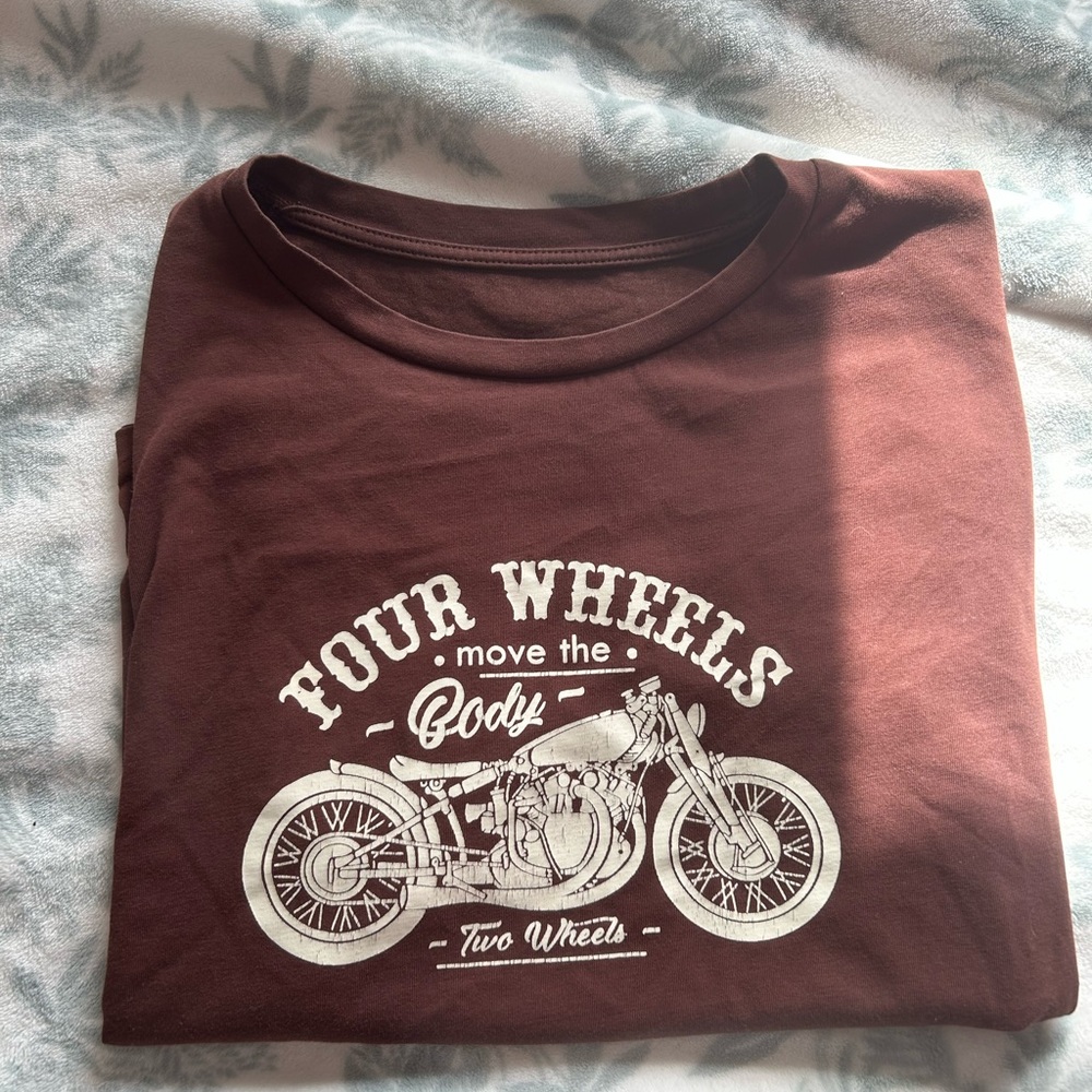Four Wheels graphic tee